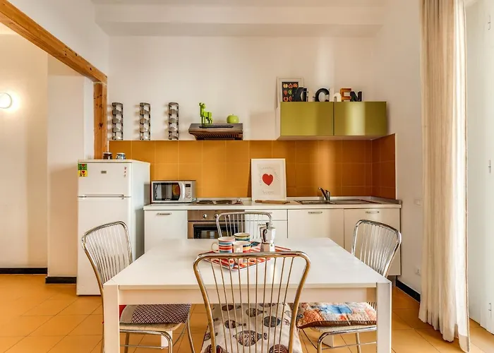 Aweshomeitaly - Cinque Terre Colors La Spezia