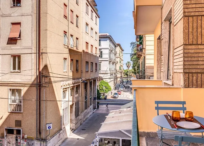 Aweshomeitaly - Cinque Terre Colors * La Spezia